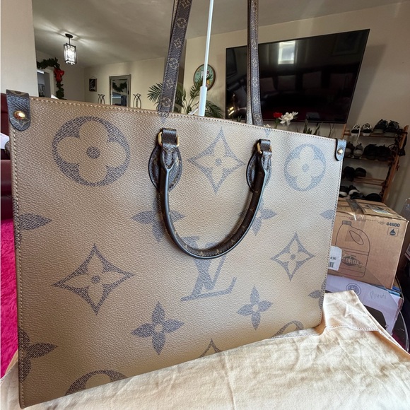 Louis Vuitton Classic Brown Monogram Tote - Picture 10 of 16